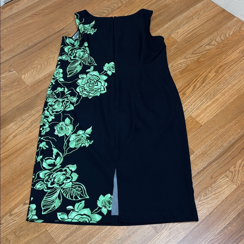 Vintage 1990’s sleeveless navy and lime green floral midi dress. Size 16W.